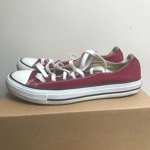 Converse Chuck Taylors MAROON